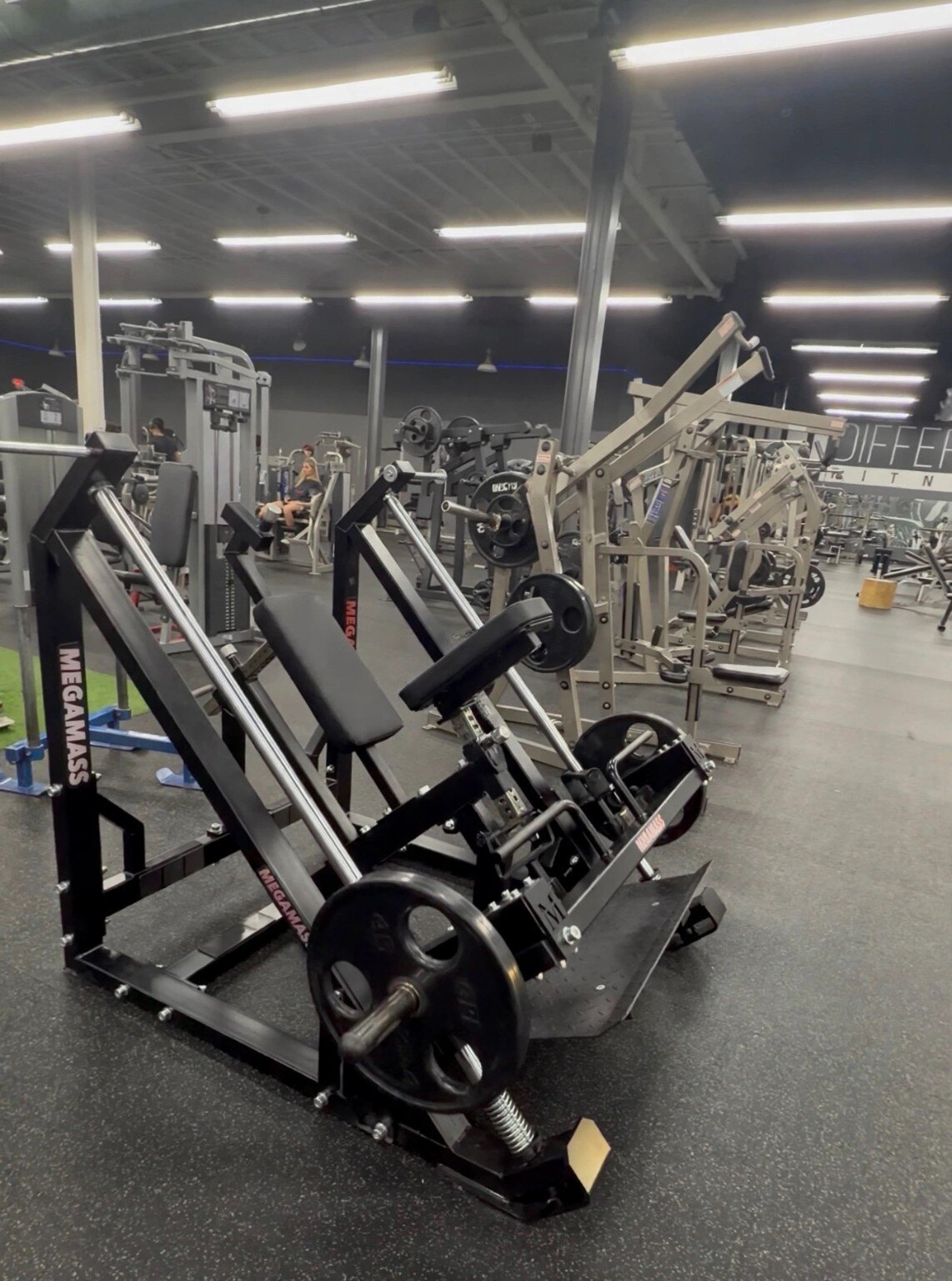 Strength machines at City Fitness in Lexington, NC